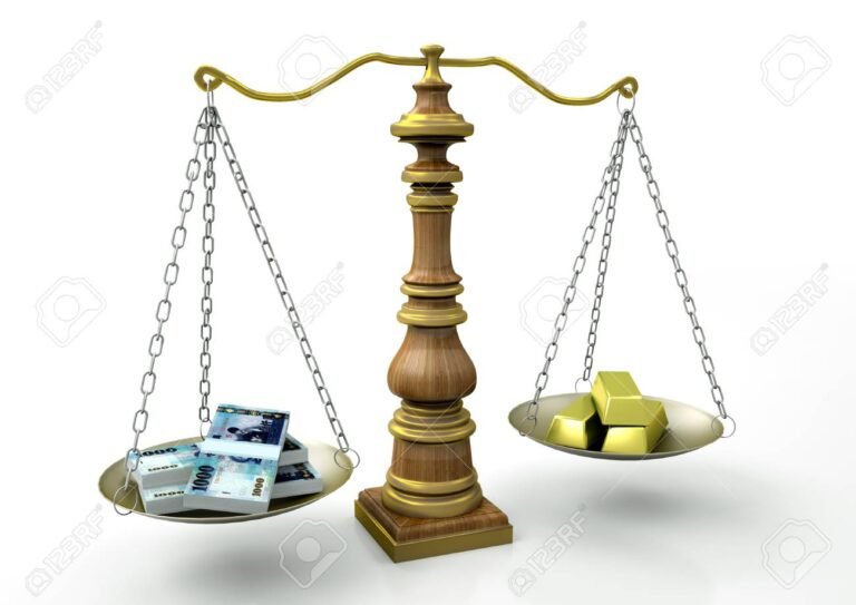 balanzas de justicia y billetes argentinos