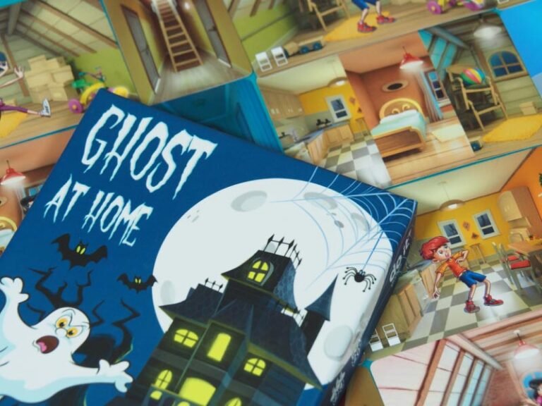 De qué trata El Fantasma de Canterville para niños 11 casa encantada con ninos curiosos jugando