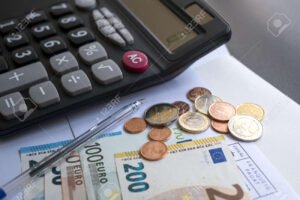 factura de mercado pago con dinero y calculadora