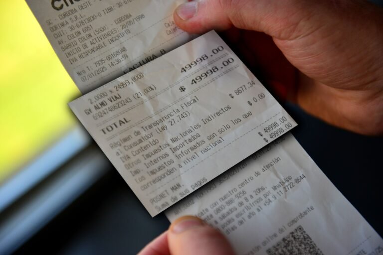 factura impresa con sello argentino oficial