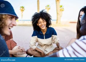 jovenes comunicandose en comunidad rural