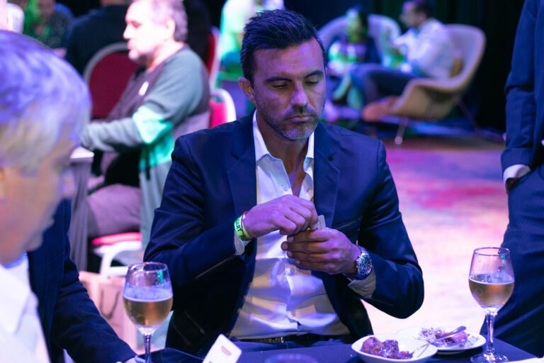 Cuáles Son Las Mejores Cartas Para Jugar Al Truco En Argentina 11 jugadores argentinos jugando al truco tradicional