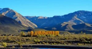 laguna azul los molles paisaje natural turismo