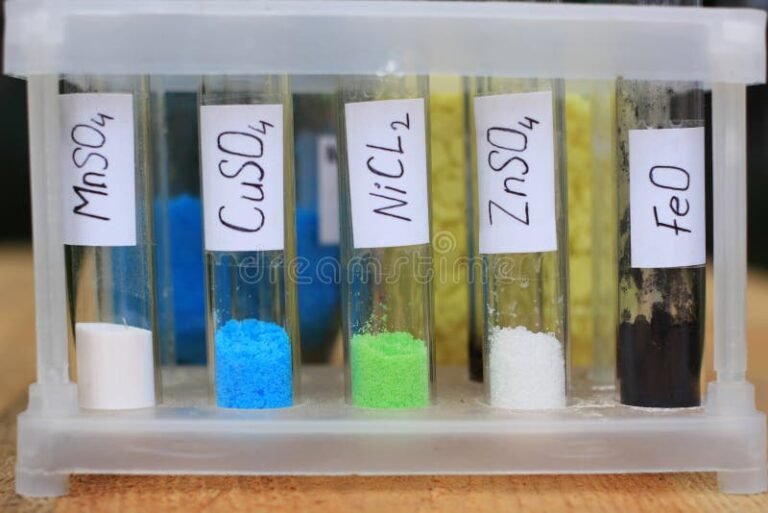 moleculas quimicas de oxidos coloridos en laboratorio