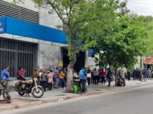 oficina de dni con fila ordenada