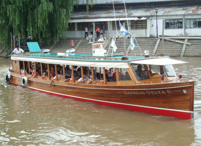 paseo en bote por el delta de tigre