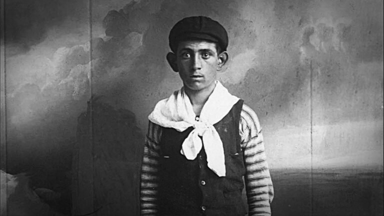 Quién fue Carlos Robledo Puch y qué relata El Ángel Negro 11 retrato antiguo de criminal misterioso argentina