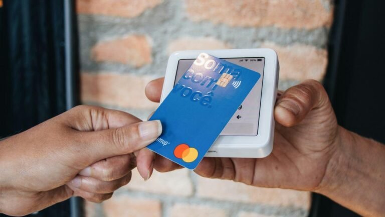 Qué pasa si solo pagás el mínimo de la tarjeta de crédito 13 tarjeta de credito con saldo creciente visualizada